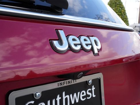 Used 2018 Jeep Compass Latitude w/ Popular Equipment Group image 19