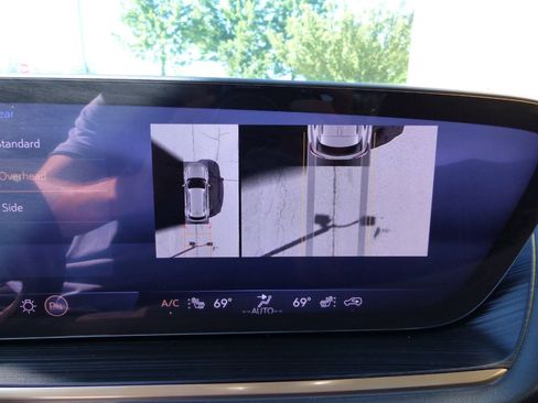 Used 2025 Buick Envision Avenir AWD/4WD image 37