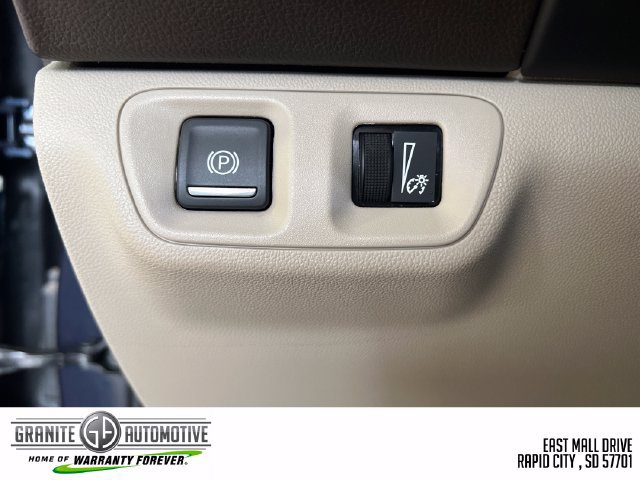 Used 2019 GMC Acadia Denali w/ Technology Package AWD/4WD image 31