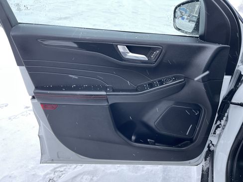 Used 2023 Ford Escape ST-Line image 12