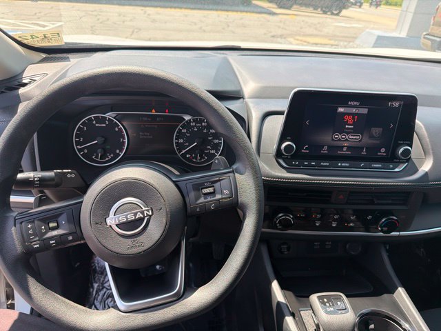 Used 2024 Nissan Rogue S AWD/4WD image 12