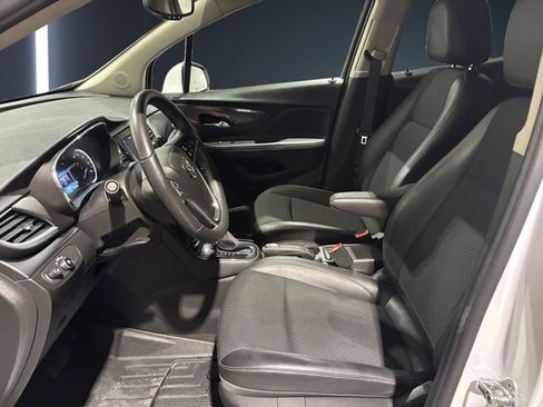 Used 2022 Buick Encore Preferred w/ Safety Package image 9