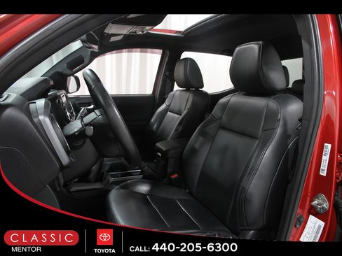 Certified 2018 Toyota Tacoma TRD Off-Road w/ TRD Premium Off Road Package AWD/4WD image 5