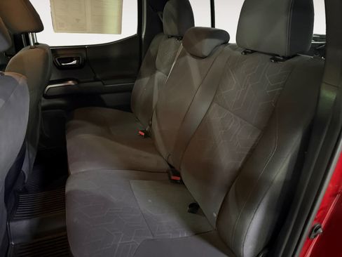Used 2018 Toyota Tacoma TRD Sport RWD image 20