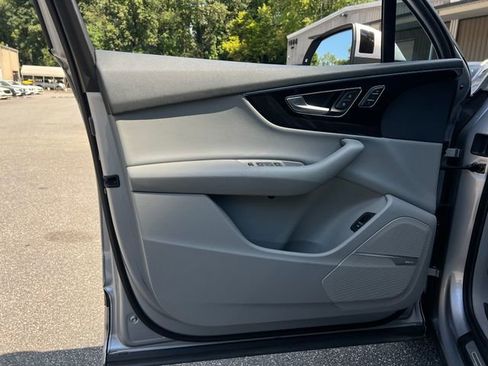 Used 2018 Audi Q7 3.0T Prestige w/ Prestige Package image 11