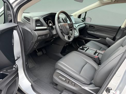 Used 2025 Honda Odyssey EX-L image 9