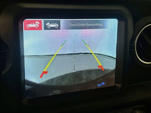 Used 2022 Jeep Wrangler Unlimited Sahara w/ Cold Weather Group AWD/4WD image 23