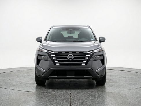 Used 2025 Nissan Rogue SV AWD/4WD image 2