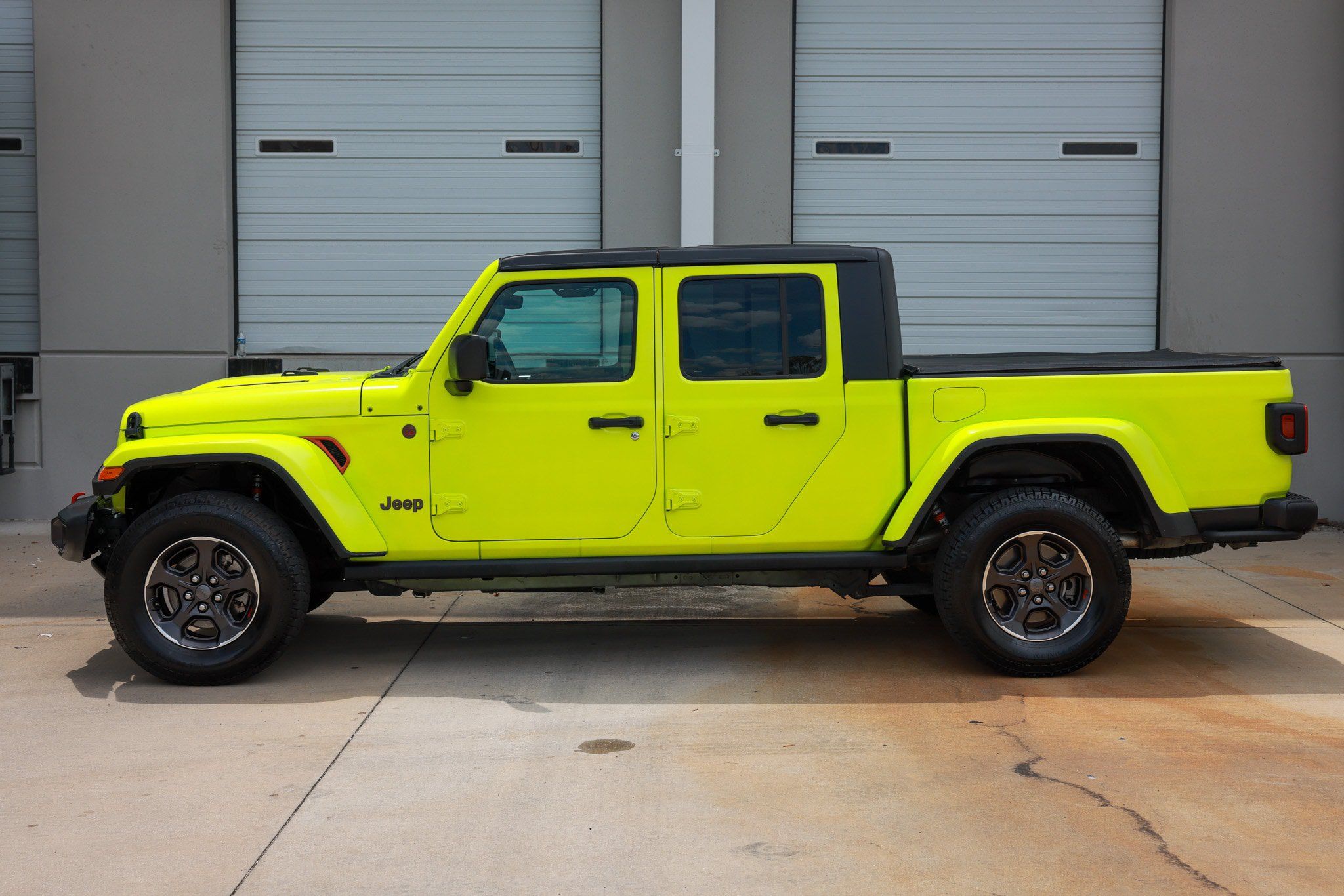Used 2021 Jeep Gladiator Rubicon w/ Trailer Tow Package AWD/4WD image 4
