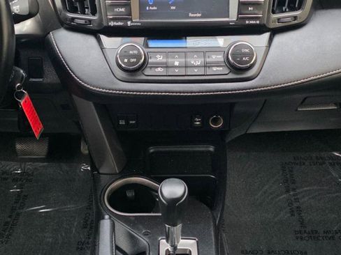 Used 2017 Toyota RAV4 XLE AWD/4WD image 16
