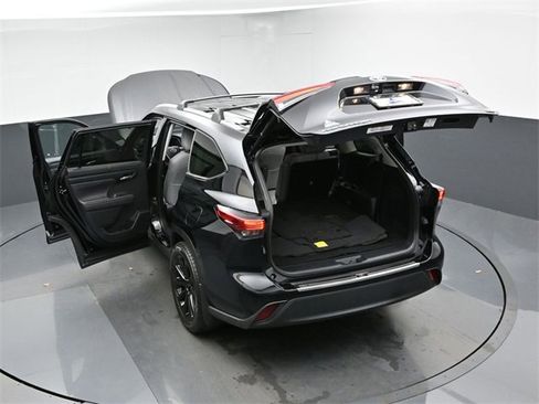 Used 2023 Toyota Highlander Bronze Edition image 48