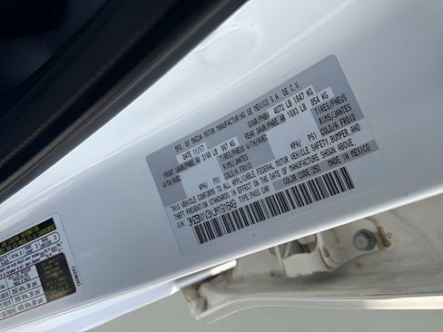 Used 2018 MAZDA MAZDA3 Touring image 32