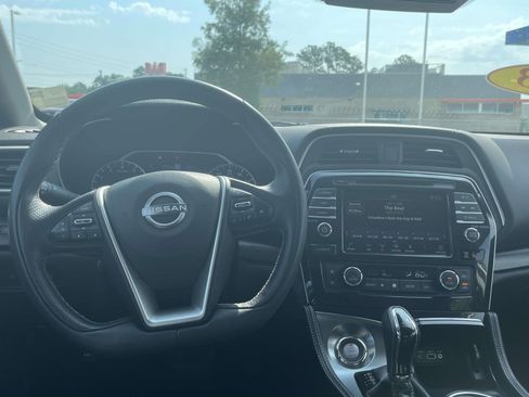 Used 2023 Nissan Maxima Platinum w/ Sport Mat Group FWD image 12