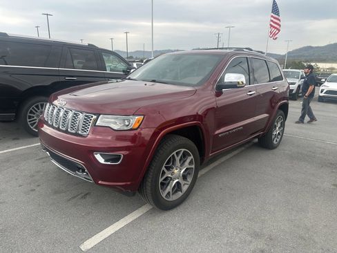 Used 2020 Jeep Grand Cherokee Overland image 2
