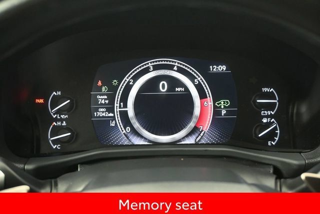 Used 2023 Lexus LX 600 4WD w/ Luxury Package image 12