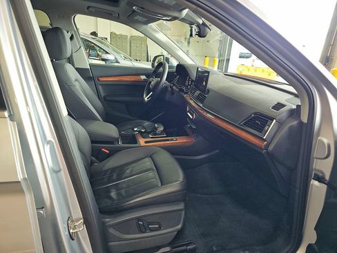 Used 2021 Audi Q5 2.0T Premium Plus w/ Premium Plus Package AWD/4WD image 11