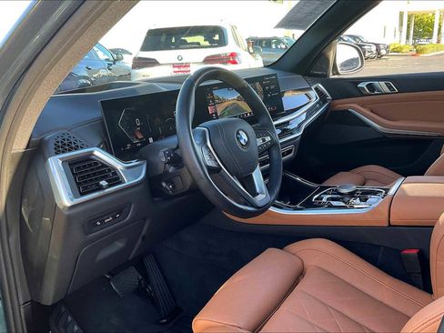 Used 2025 BMW X5 sDrive40i w/ Premium Package image 17