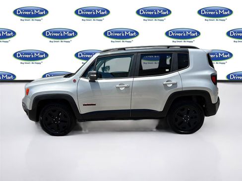 Used 2018 Jeep Renegade Trailhawk w/ UConnect 8.4 Nav Group AWD/4WD image 4