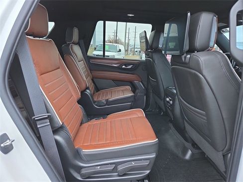Used 2023 GMC Yukon Denali Ultimate image 16