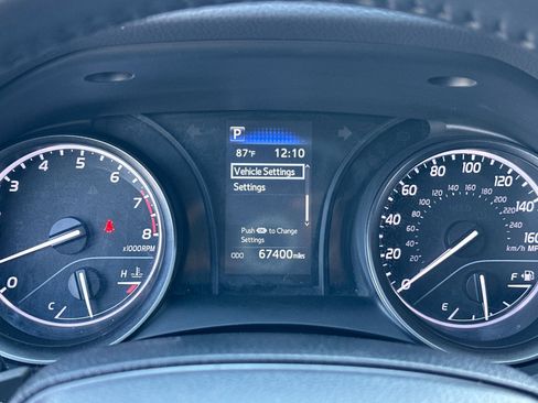 Used 2022 Toyota Camry SE image 21