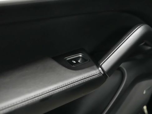 Certified 2024 Porsche Cayenne AWD/4WD image 16