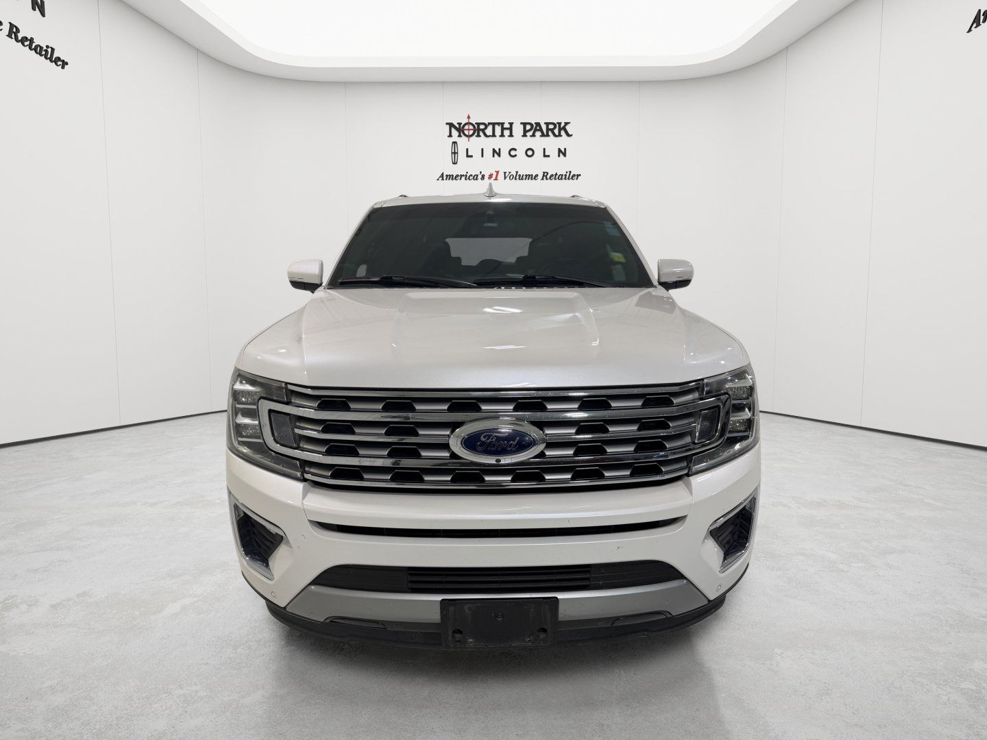 Used 2019 Ford Expedition Limited w/ Equipment Group 302A RWD image 8