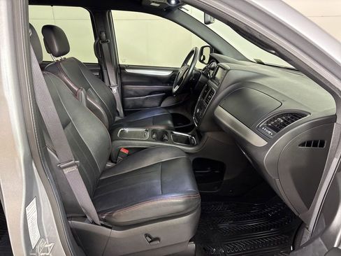 Used 2019 Dodge Grand Caravan GT image 11