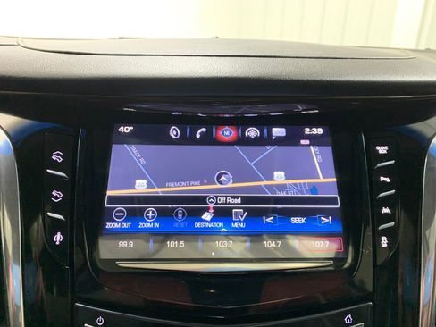 Used 2016 Cadillac Escalade Luxury image 10