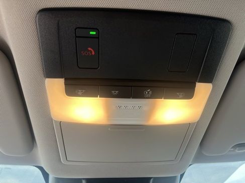 Used 2023 Nissan Rogue SV image 35