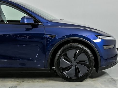 Used 2026 Tesla Model Y Long Range AWD/4WD image 15
