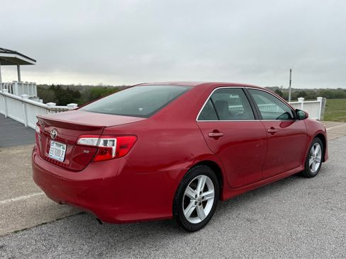 Used 2013 Toyota Camry SE image 5
