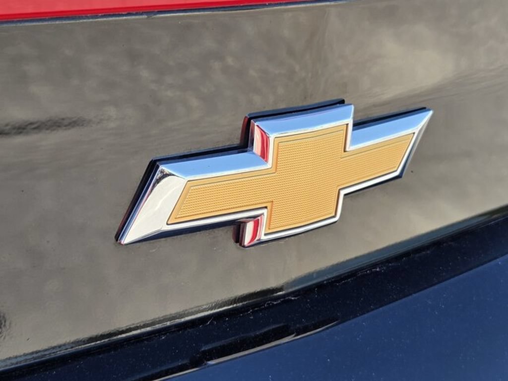 Used 2023 Chevrolet Camaro LT RWD image 8