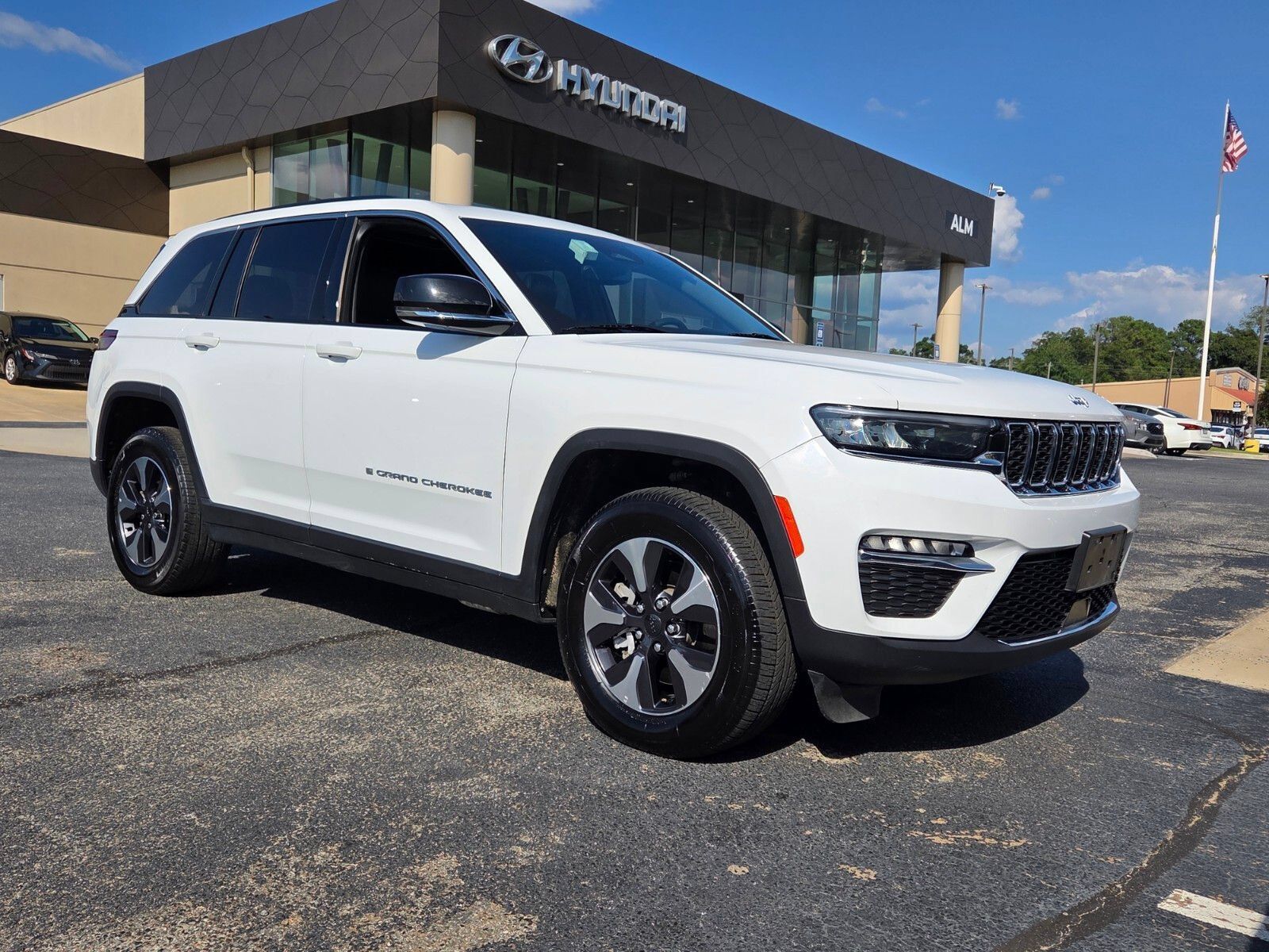 Used 2024 Jeep Grand Cherokee Limited 4xe AWD/4WD image 1