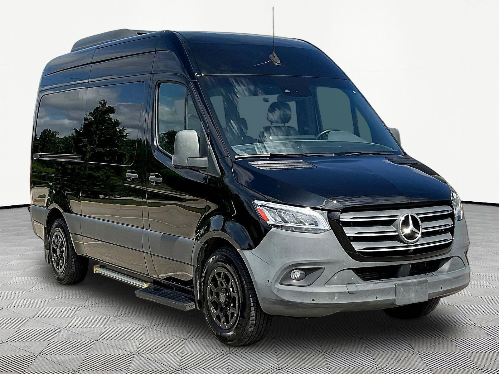 Used 2021 Mercedes-Benz Sprinter 2500 image 3