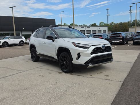 Used 2023 Toyota RAV4 XSE AWD/4WD image 2