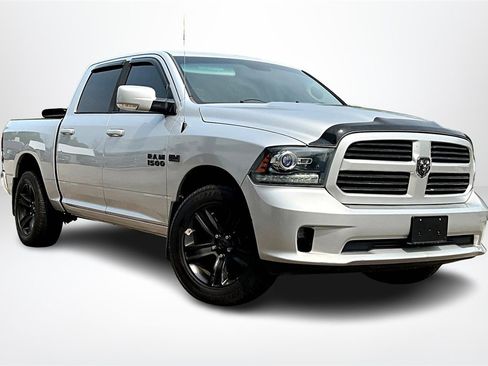 Used 2016 RAM 1500 Sport image 3