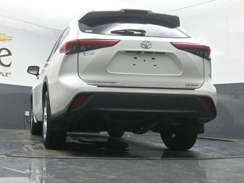 Used 2020 Toyota Highlander L image 60