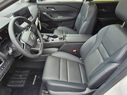 New 2025 Nissan Rogue SL w/ Tech Package image 7