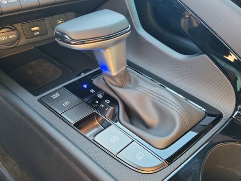 Used 2025 Hyundai Elantra SEL image 30