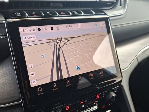 Used 2025 Jeep Grand Cherokee Limited w/ Trailer Tow Package image 17