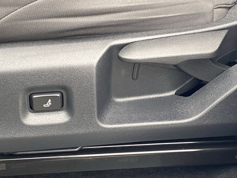 Certified 2024 Toyota Tacoma SR5 image 28