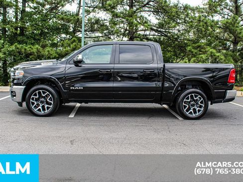 Used 2025 RAM 1500 Laramie AWD/4WD image 6