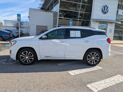 Used 2020 GMC Terrain Denali w/ Denali Premium Package image 3