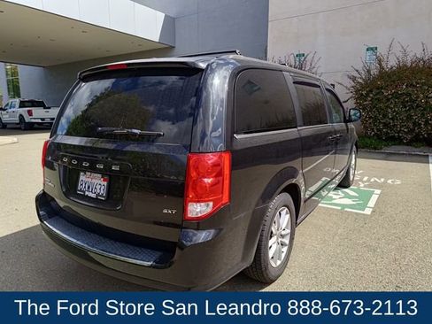Used 2020 Dodge Grand Caravan SXT FWD image 5