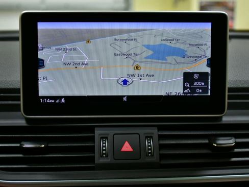 Used 2018 Audi Q5 Prestige w/ Prestige Package image 26