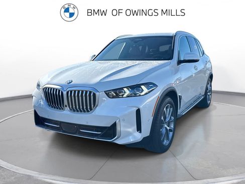 New 2026 BMW X5 xDrive50e w/ Premium Package AWD/4WD image 1