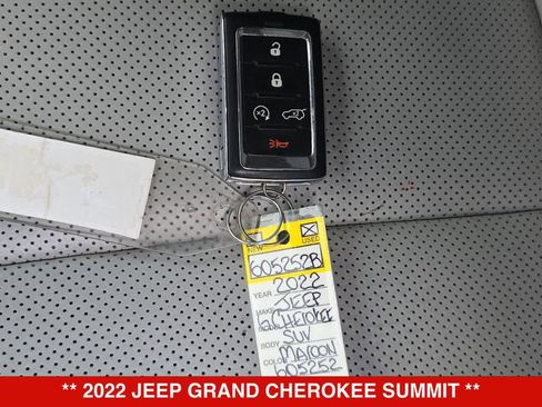 Used 2022 Jeep Grand Cherokee Summit w/ Adv Protech Group IV AWD/4WD image 35