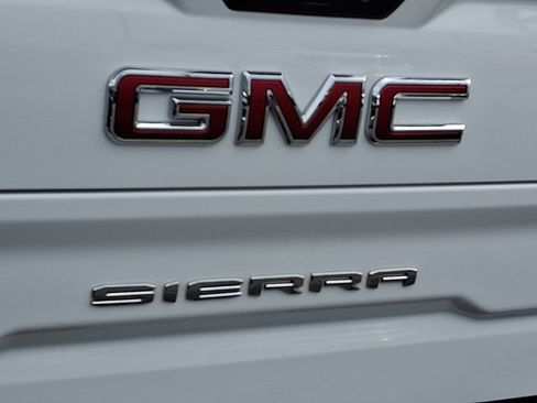 Certified 2023 GMC Sierra 1500 SLE image 30