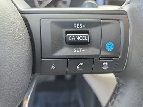 Used 2024 Nissan Pathfinder SV w/ SV Premium Package FWD image 19