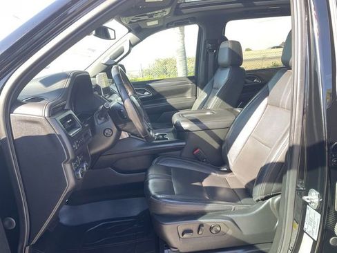 Used 2021 Chevrolet Suburban RST w/ Luxury Package image 18